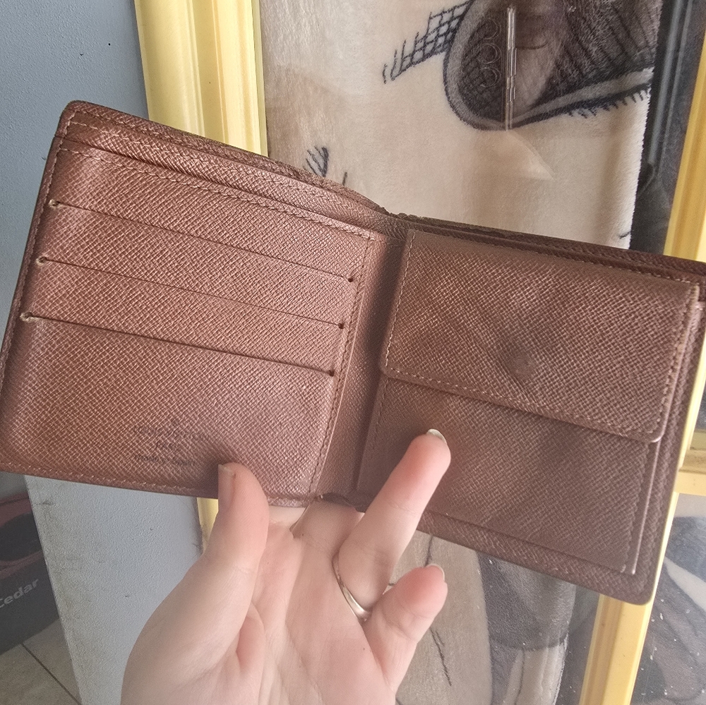 LV wallet - Picture 3 of 8